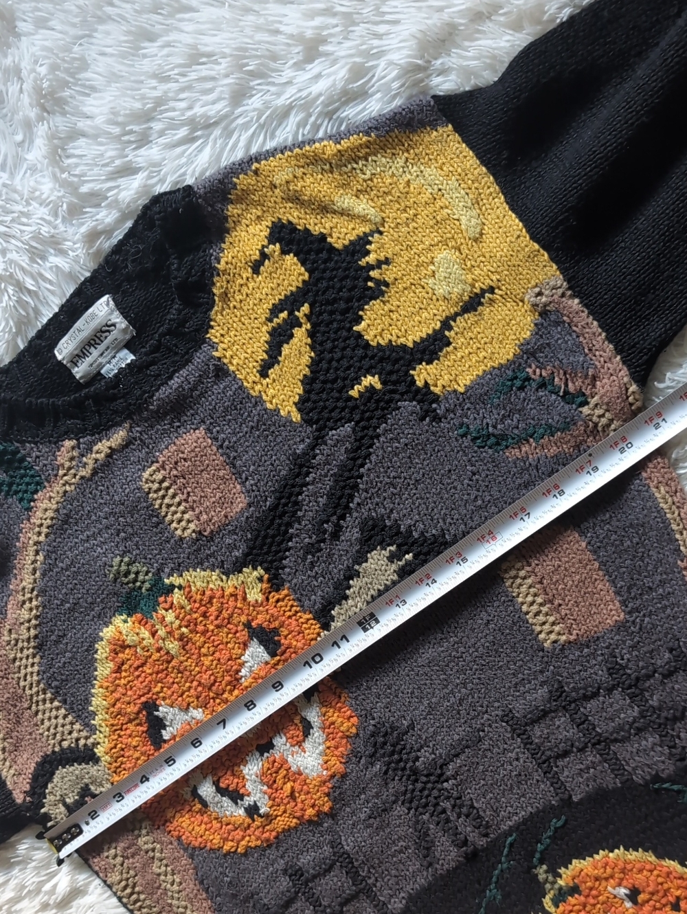 80s Vintage Crystal Kobe Halloween Jack-o'-lanterns & Flying Witch Knit Sweater - Picture 10 of 11